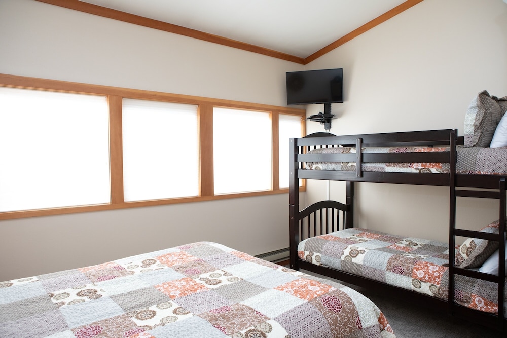Tennis Townhome 2 Bed 2 5 Bath 12/50