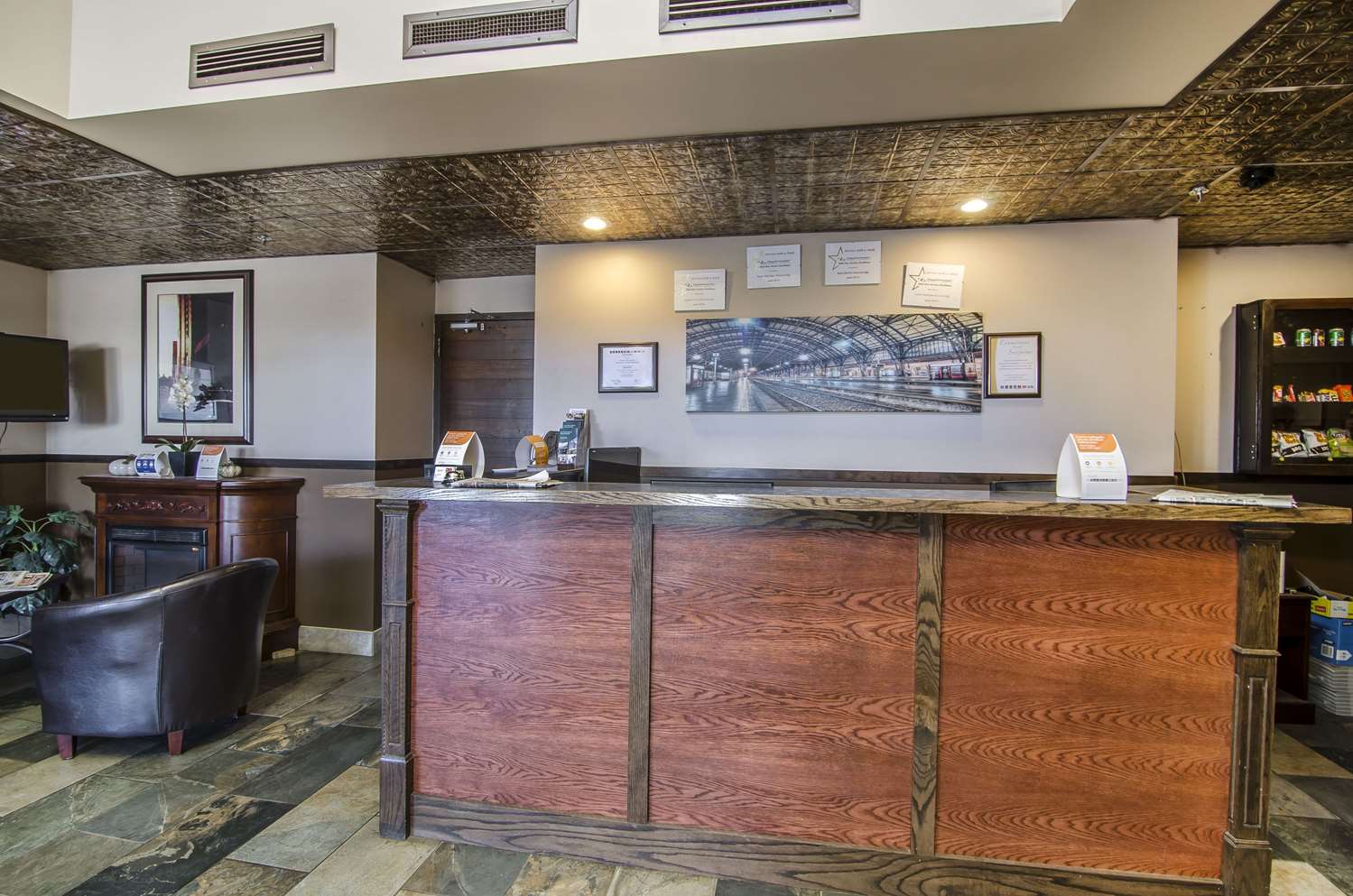 Econo Lodge Lloydminster 3/18