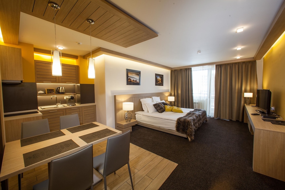 Hotel Amira 8/50