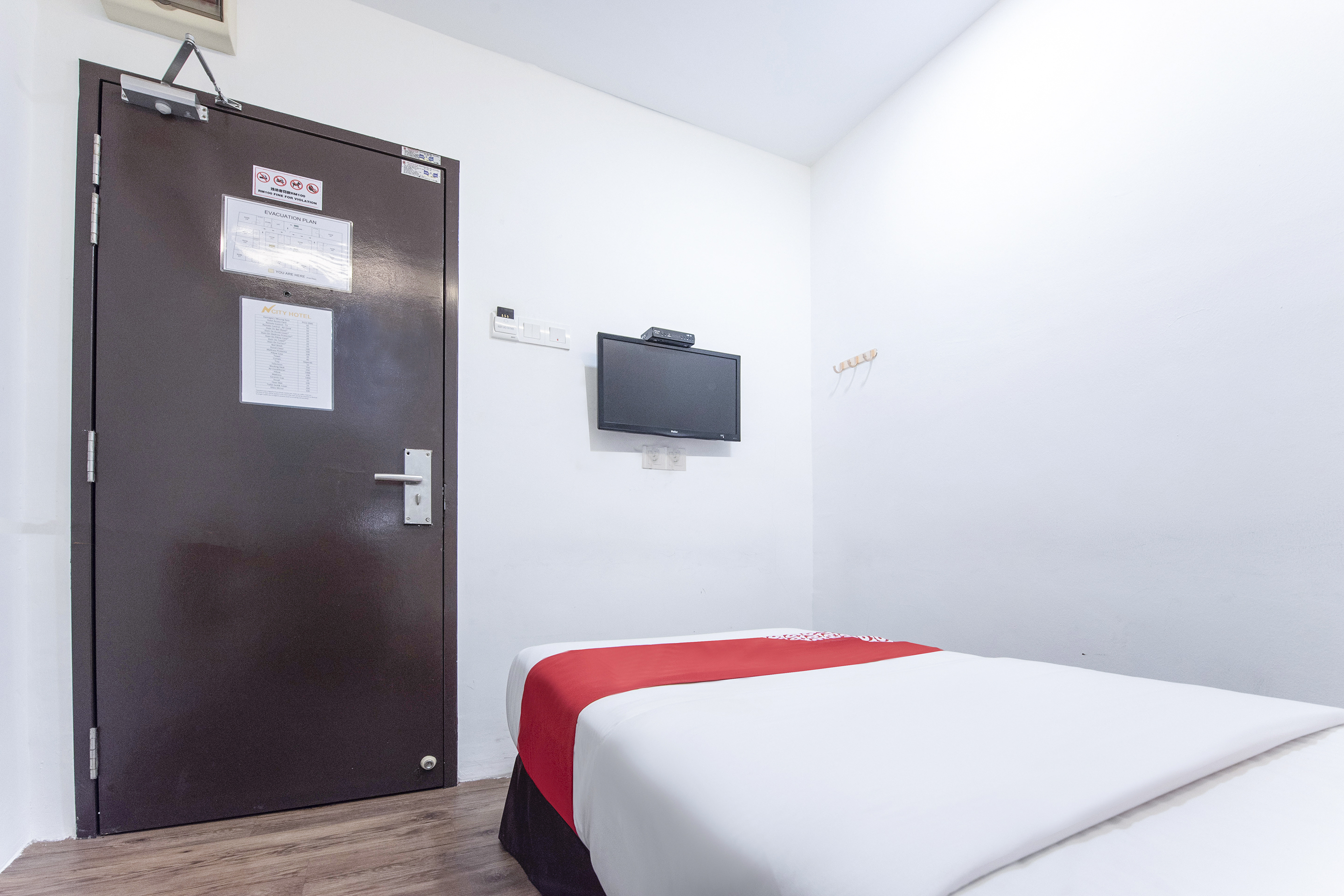 N City Hotel 26/48