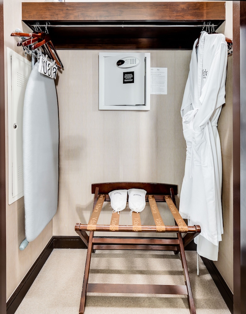 Jet Luxury At The Vdara Condo Hotel 20/70