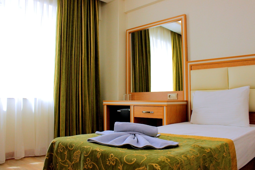 Hotel Buyuk Paris 9/50