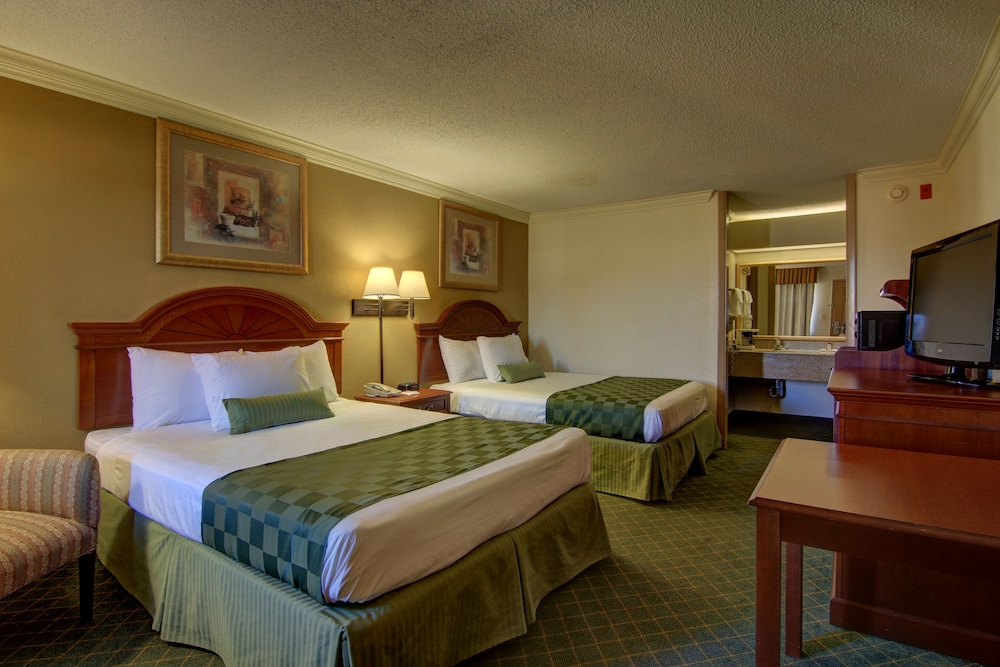 Ramada by Wyndham Macon 15/45