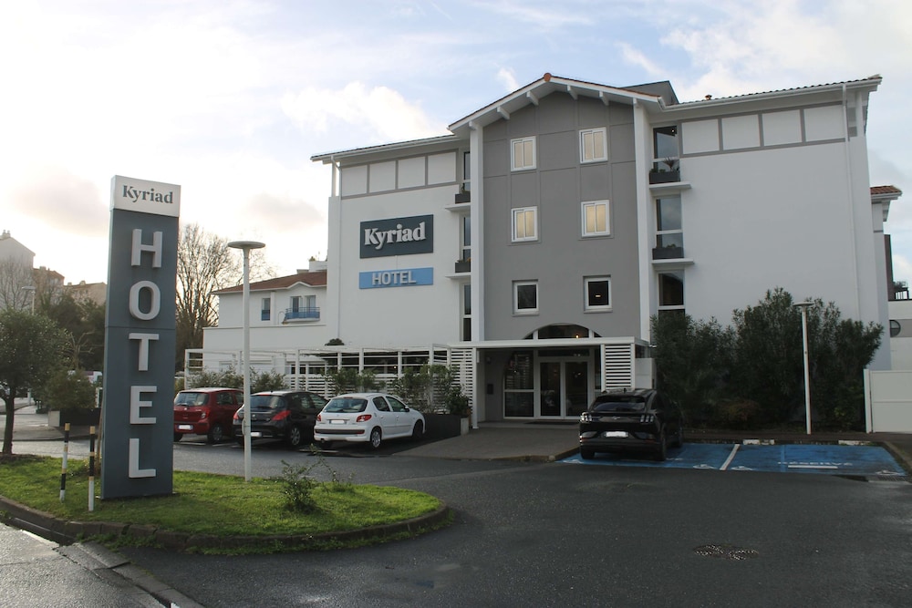 Kyriad Anglet Biarritz 51/58