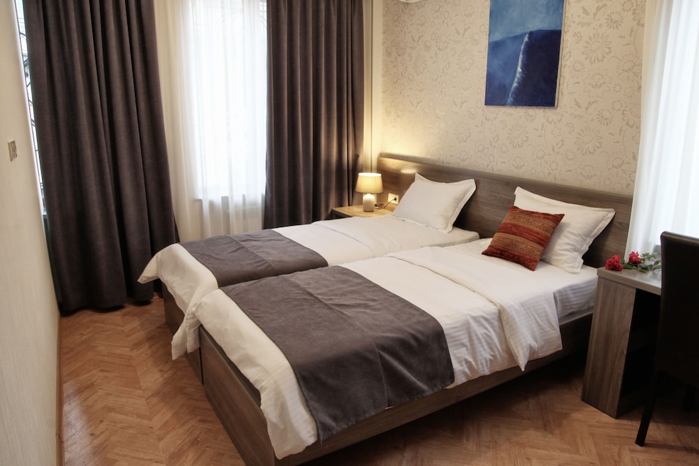 STANDARD, TWIN BEDS