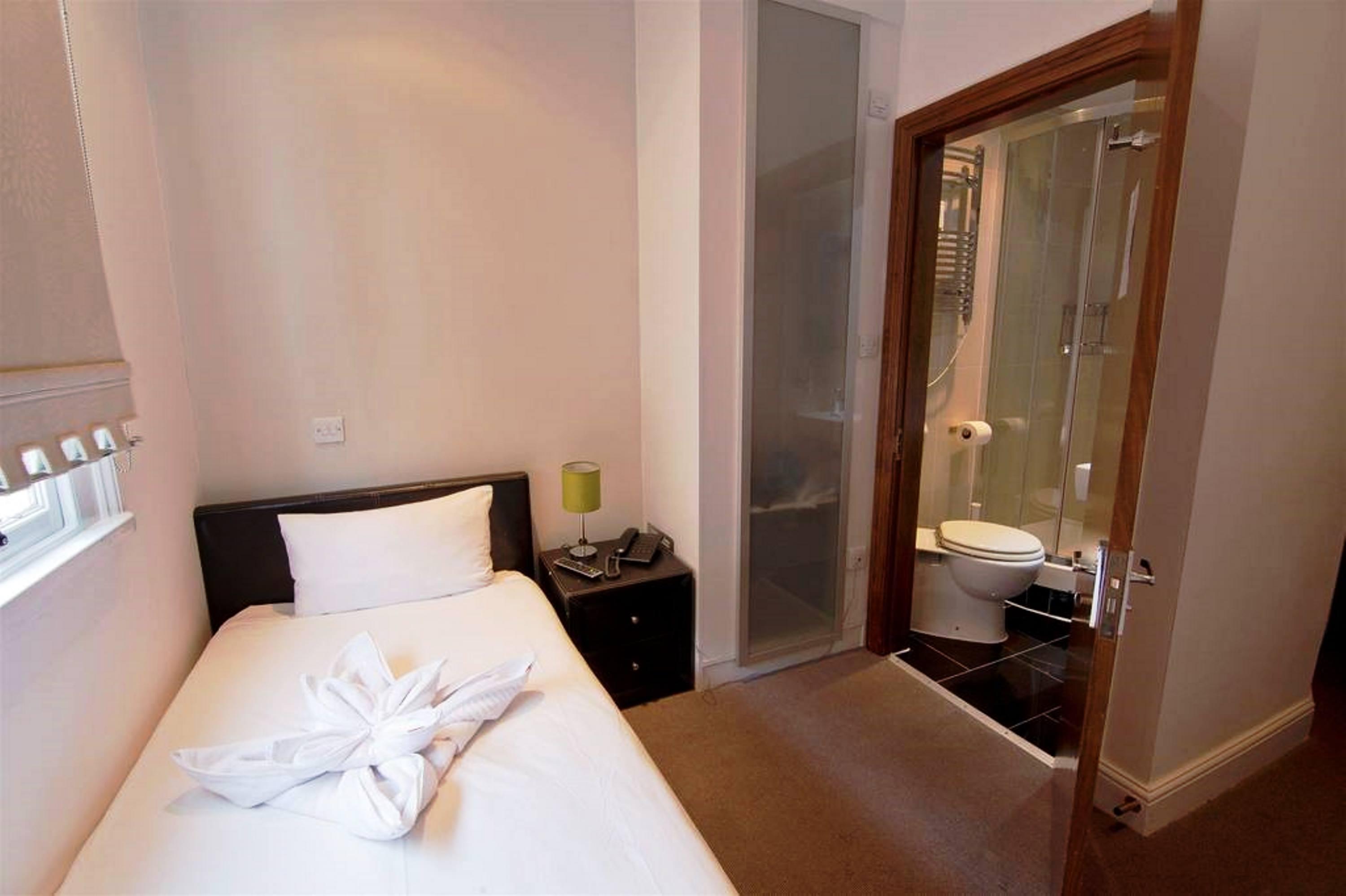 NOX HOTELS - Bayswater 7/20