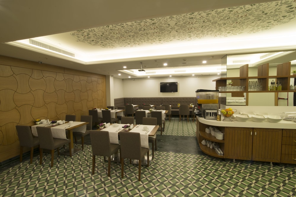 CUMBALI PLAZA HOTEL 33/54
