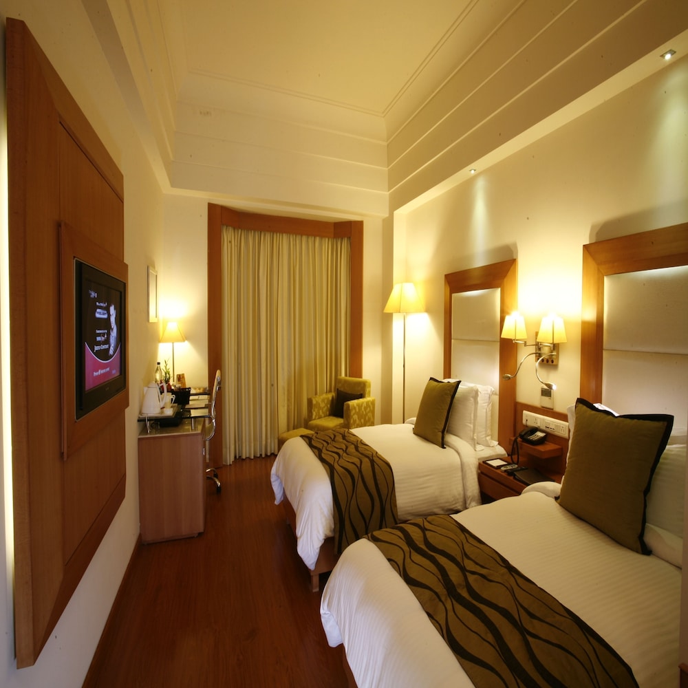 AMBROSIA SAROVAR PORTICO 17/50