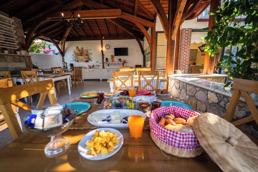 Ilkiz Beach Hotel 40/50