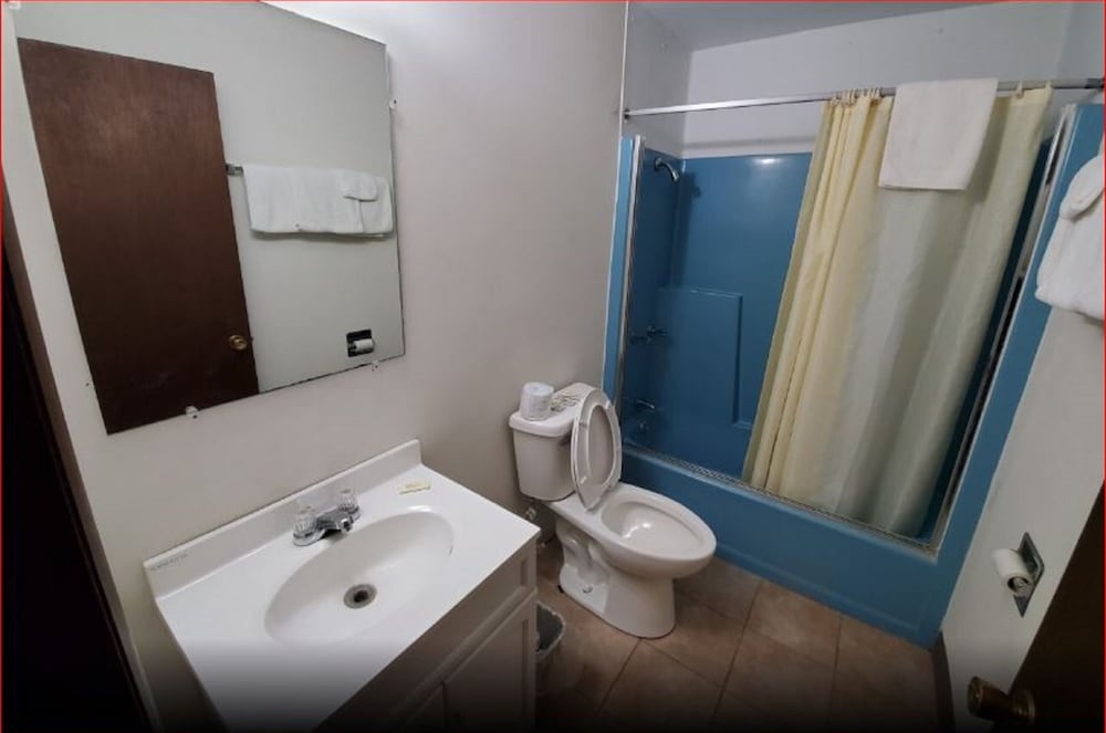 Love Hotels Tomahawk at Lake Mohawksin WI 44/49