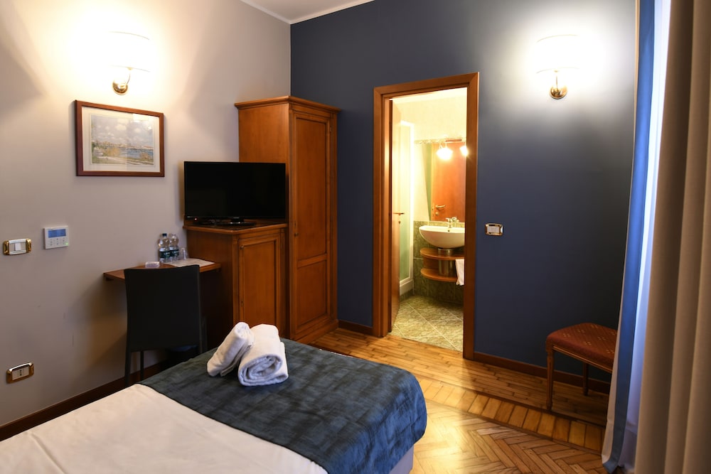 Hotel Cavour 30/58