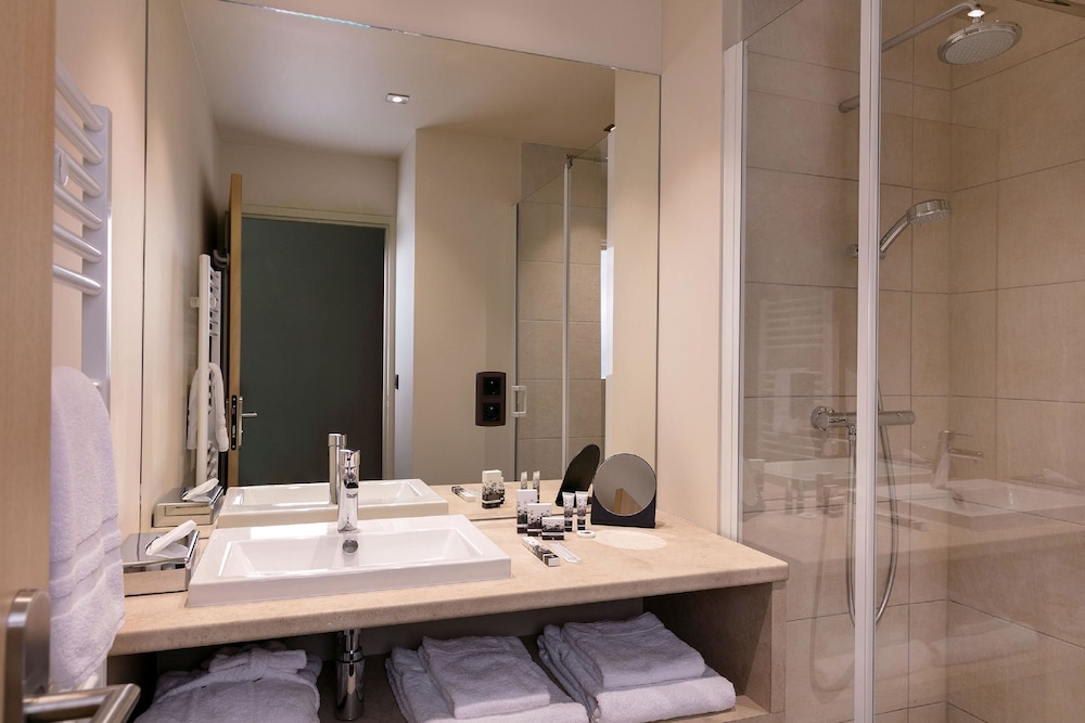 Best Western Plus Hotel Escapade Senlis 46/46