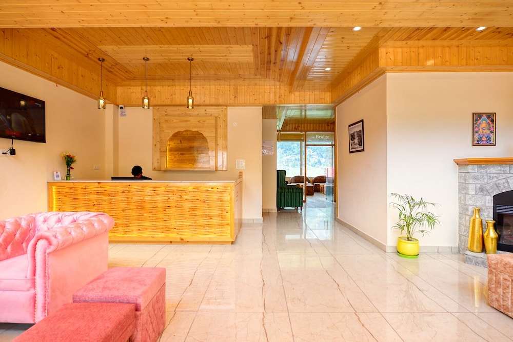 Clarks Inn Suites Manali 9/36
