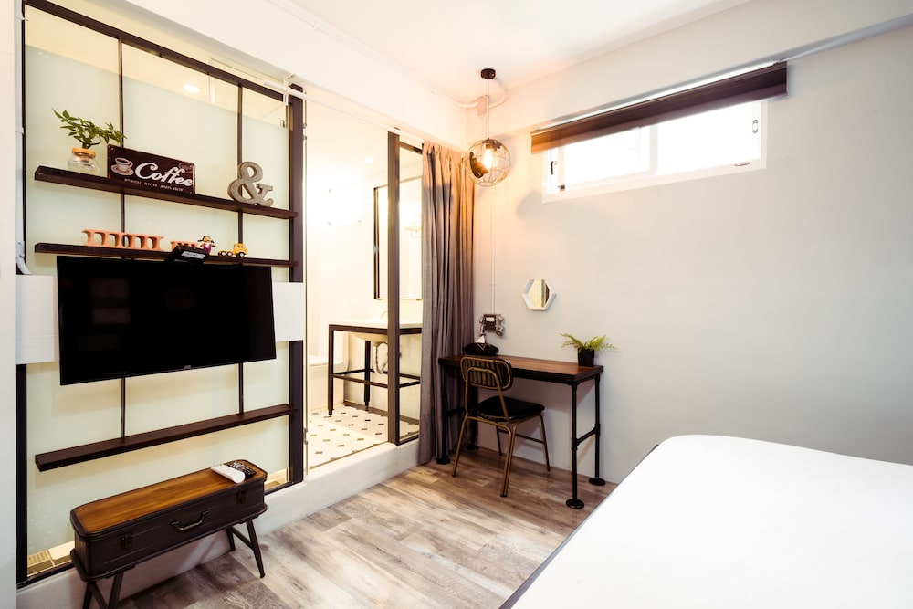 A Room Time 44/58