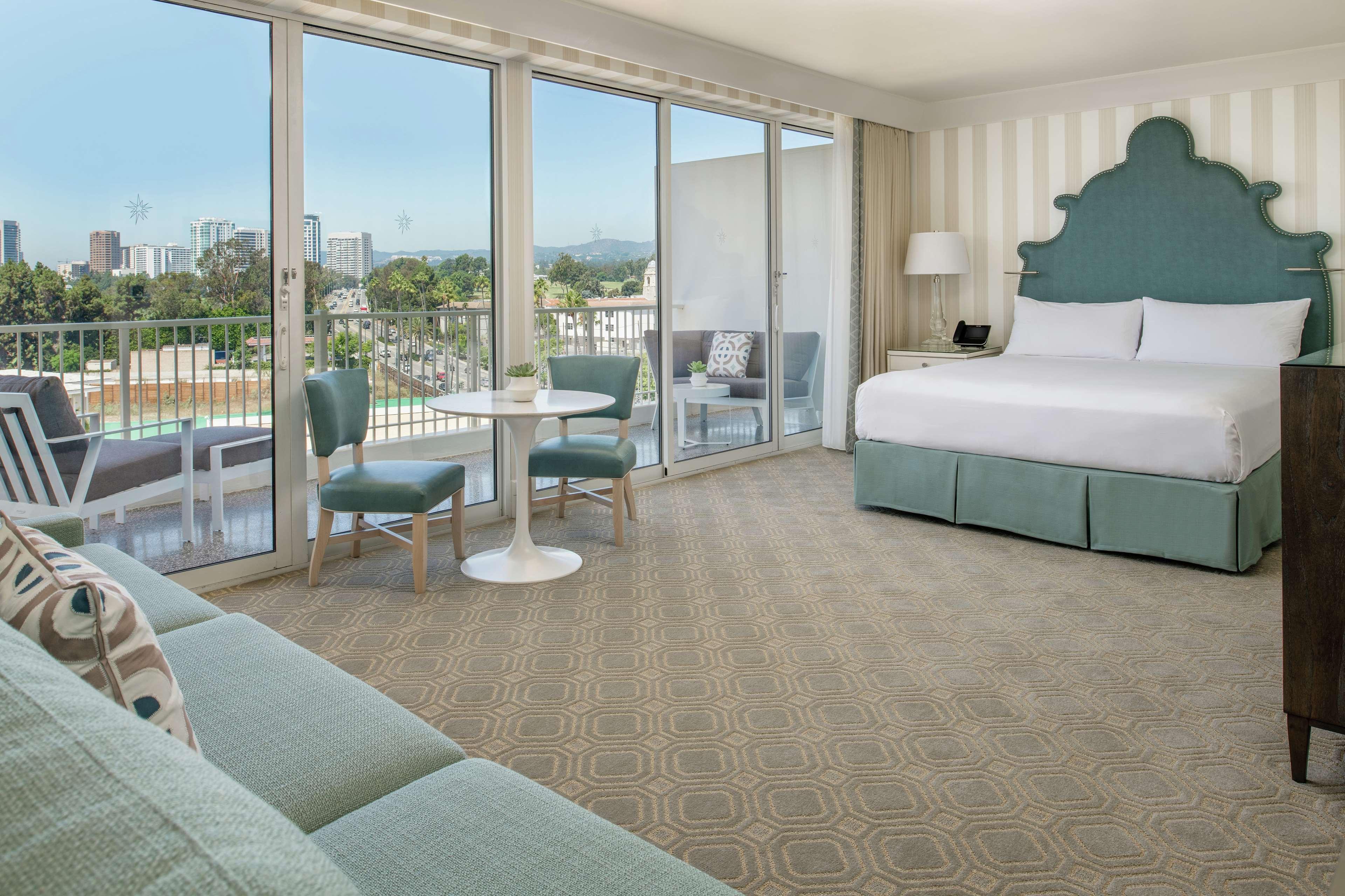 Junior Suite, Hollywood Hills View