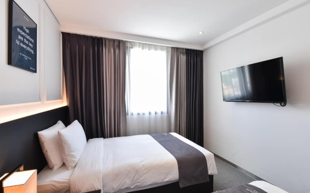 Vella Suite Hotel 18/50
