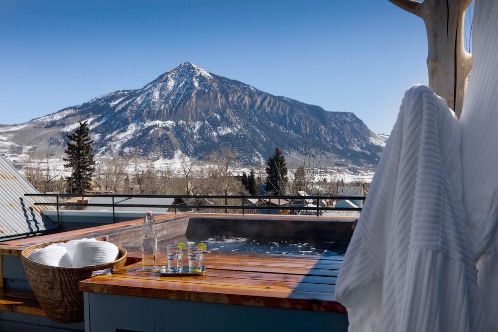 Eleven Experience Scarp Ridge Lodge 34/50