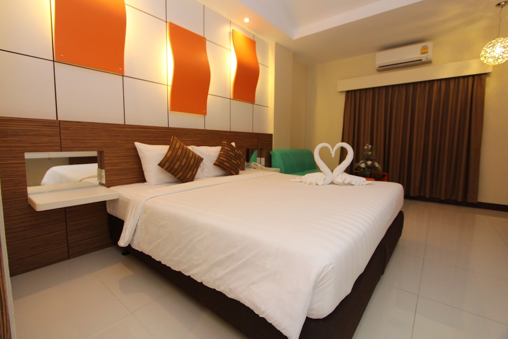 Camelot Hotel Pattaya 20/50
