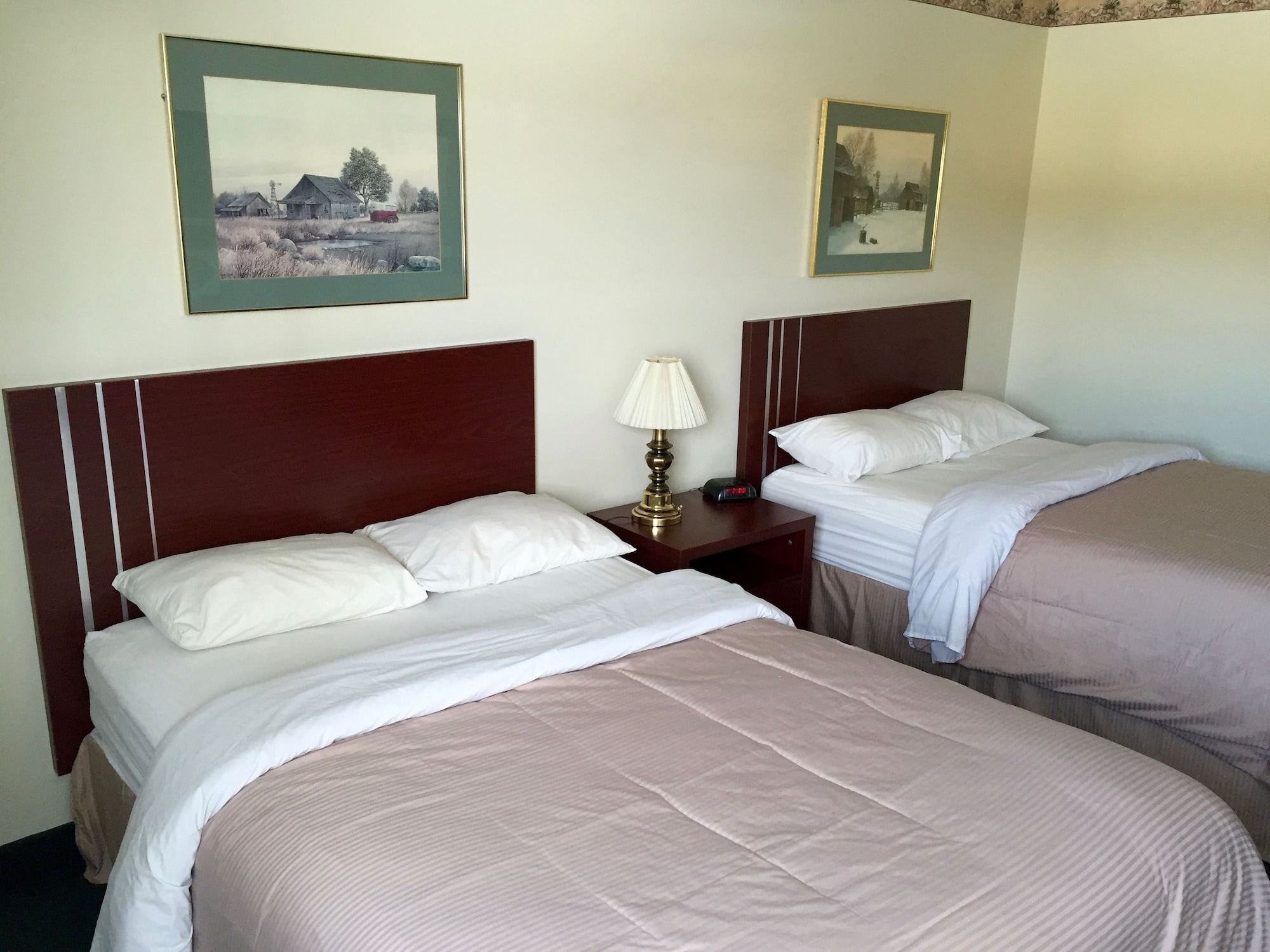 Standard, 2 Double Beds