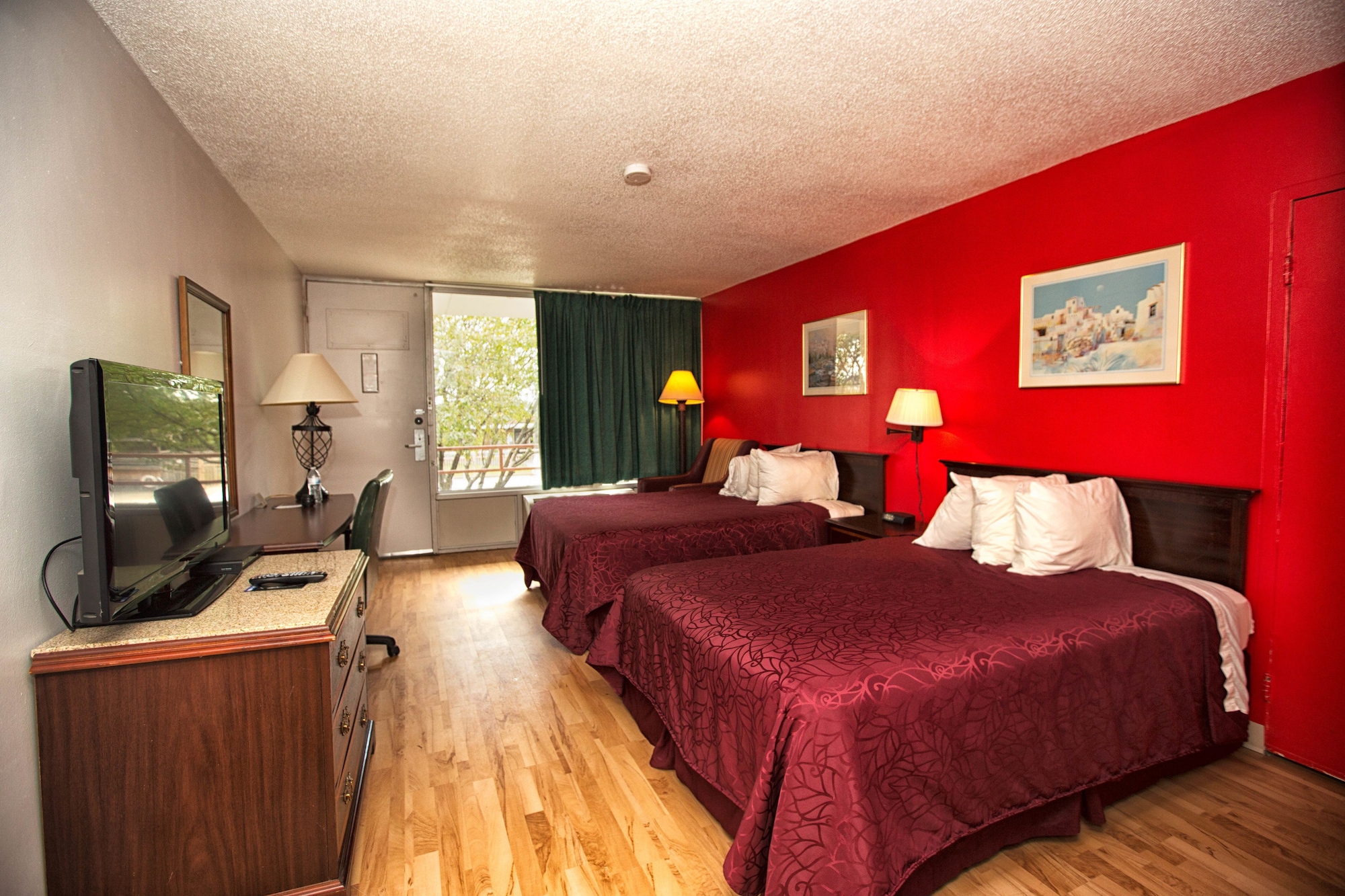 Deluxe, King Bed