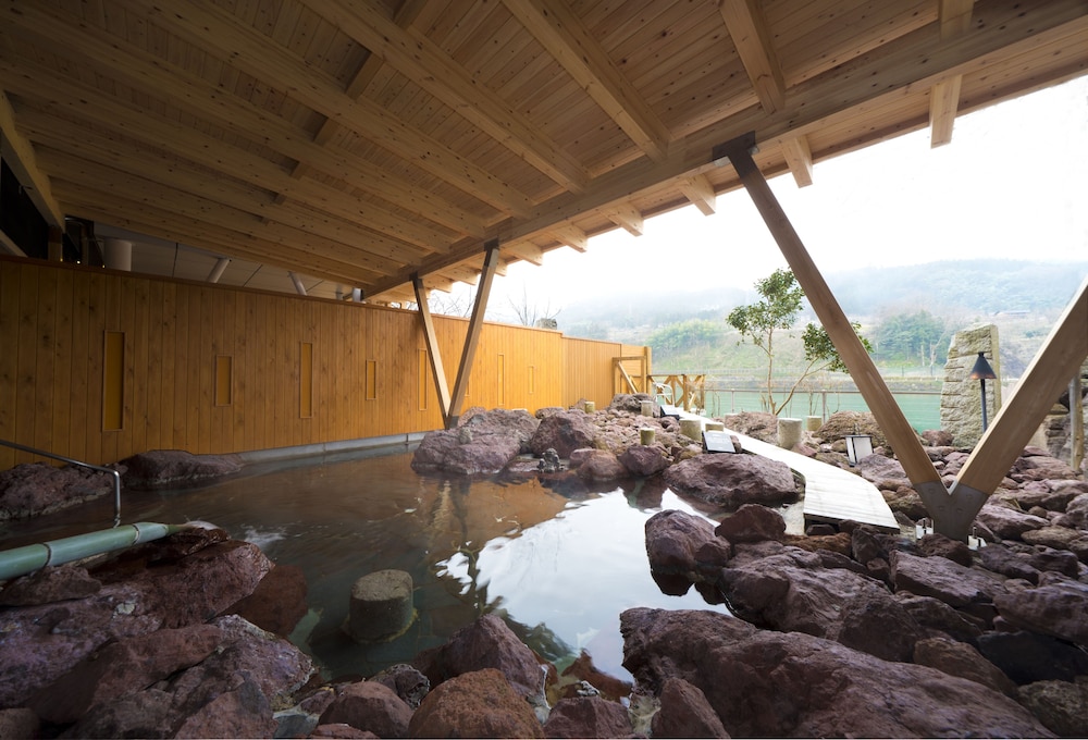 River Retreat Garaku 24/46