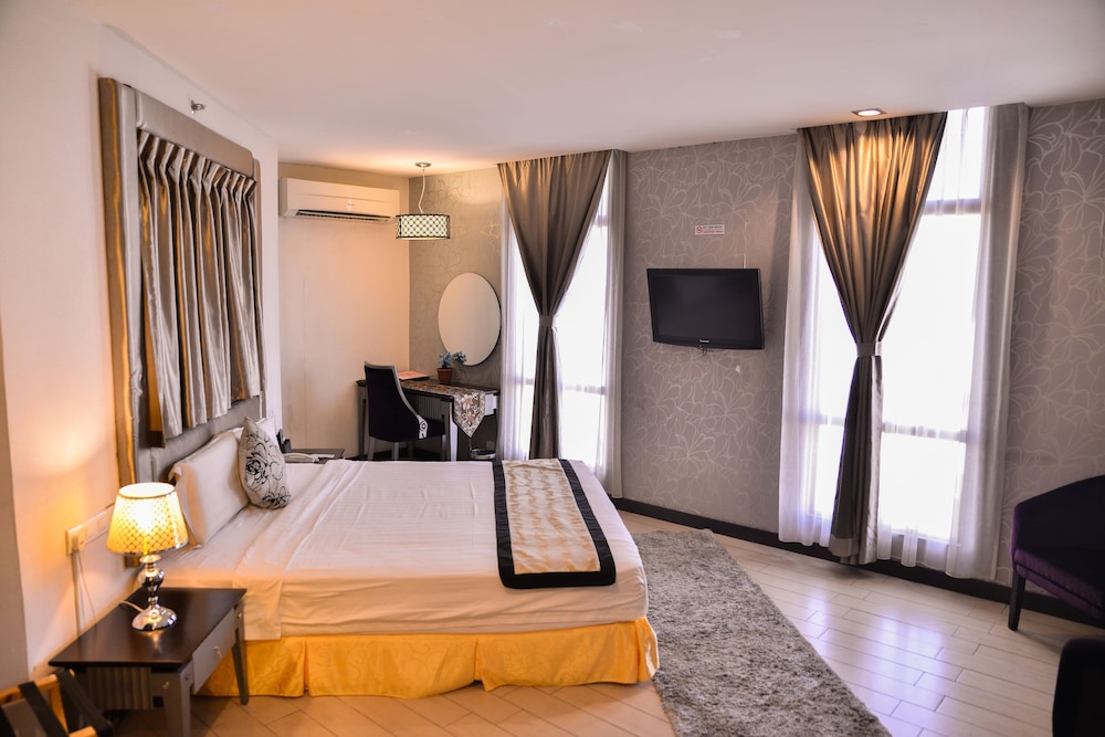 Shervinton Executive Boutique Hotel 17/60