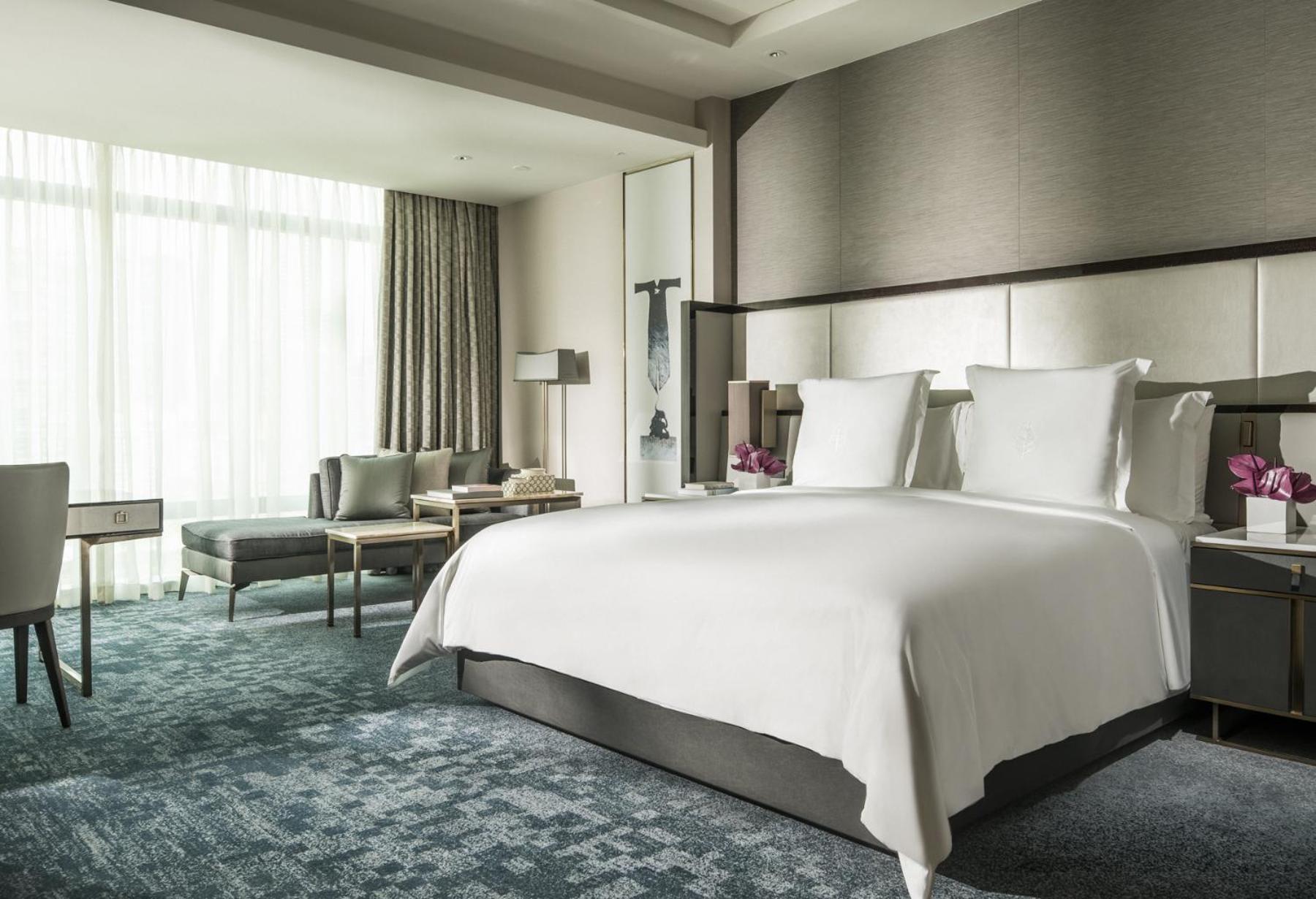 Room, King Bed, Garden and Pool View