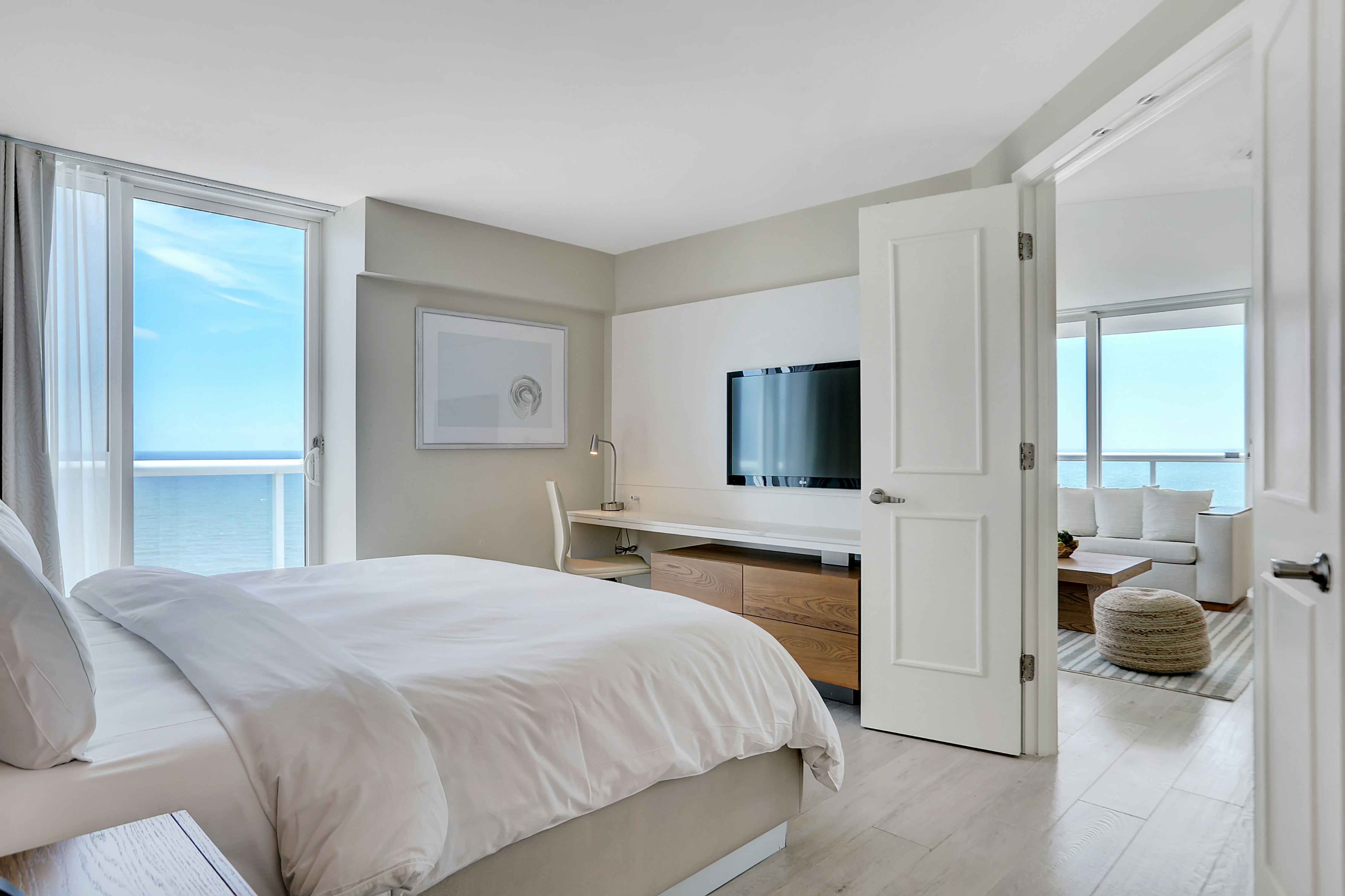 1 Bedroom, Suite, King Bed, Ocean Front