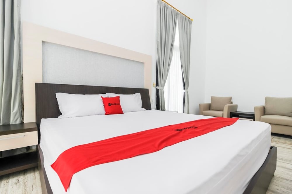 RedDoorz Premium @ Gandaria Jagakarsa 12/35