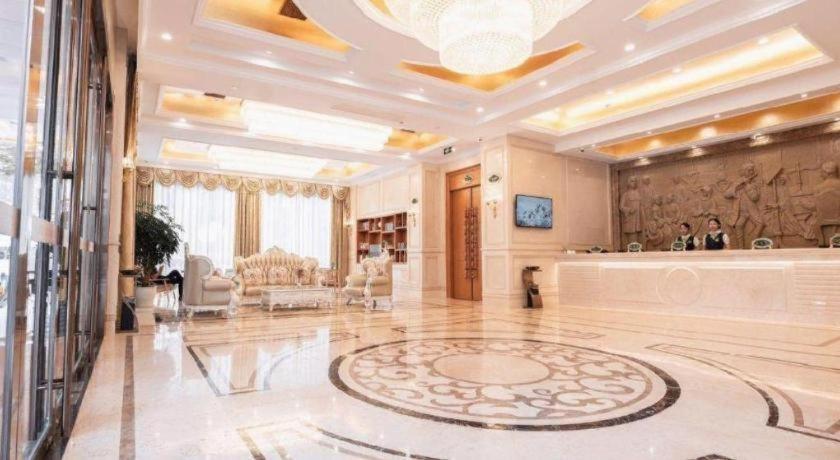 Vienna Hotel (Suzhou Fashion stage Yangcheng Lake store) 10/46