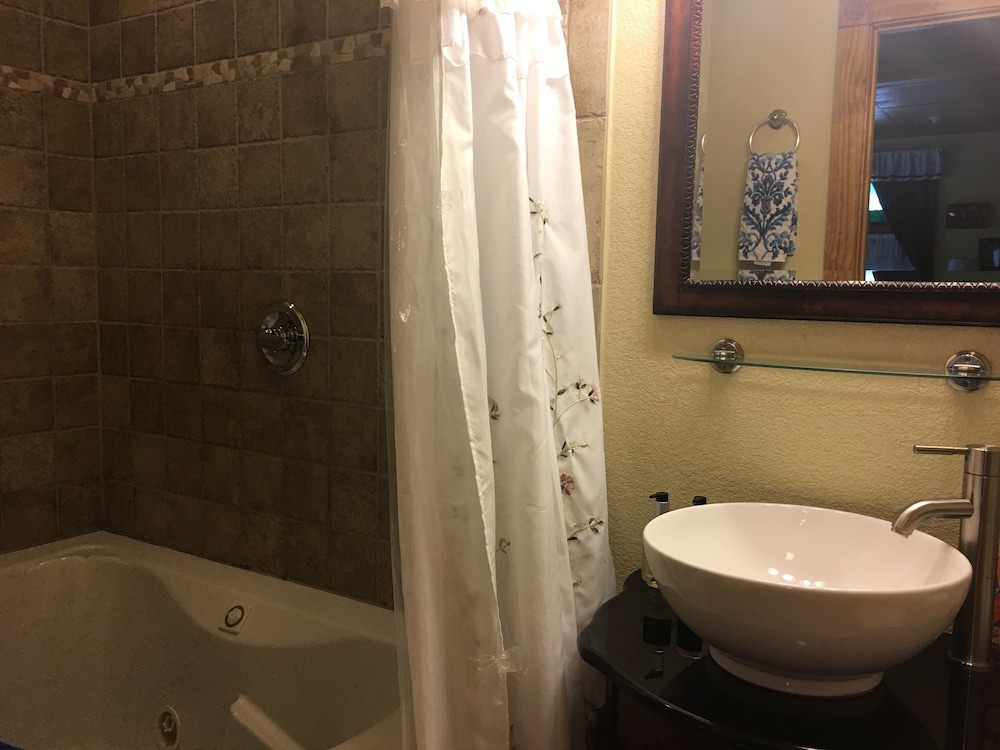 All Seasons Inn Eureka Springs 44/50