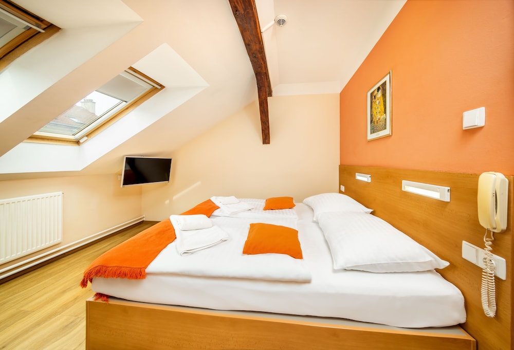 Hotel Golden City Garni 19/55