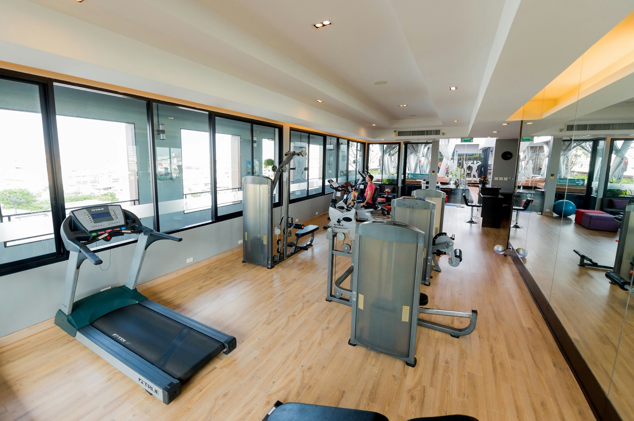 Nouvo City Hotel 4/10