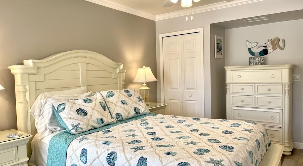 Barefoot Beach Resort 38/77