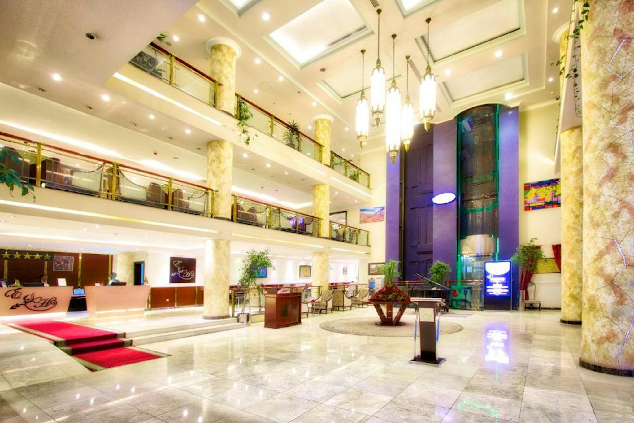 Elilly International Hotel 8/69