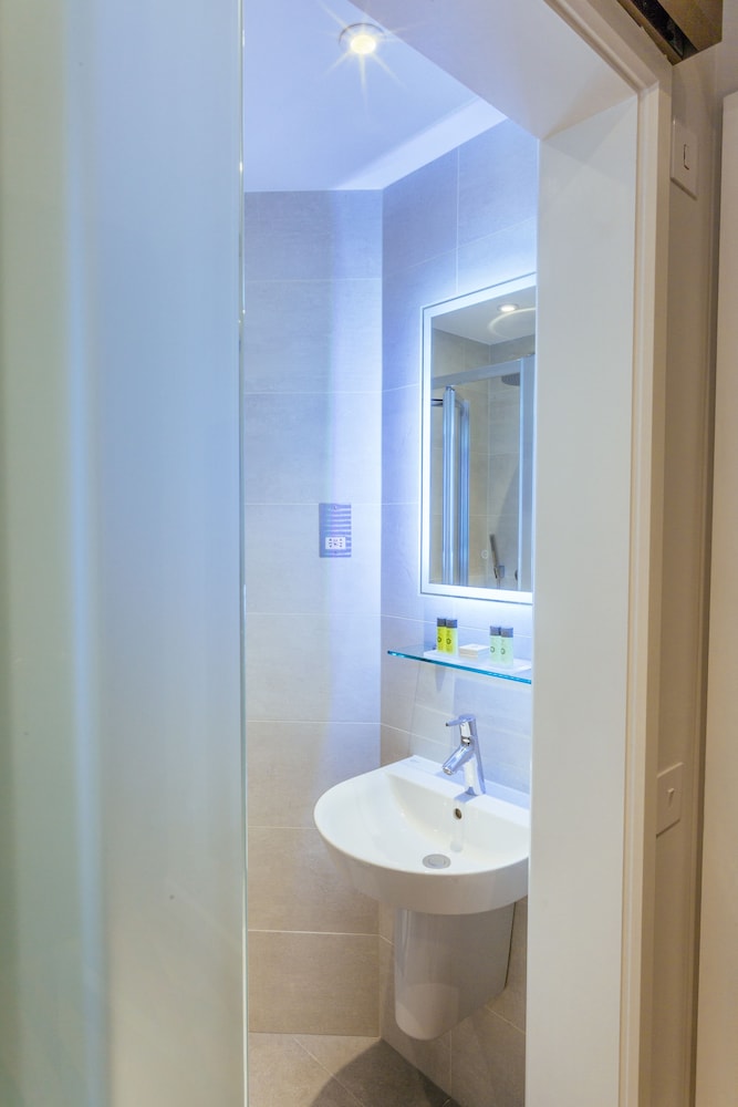 Oliver Plaza Hotel 32/32