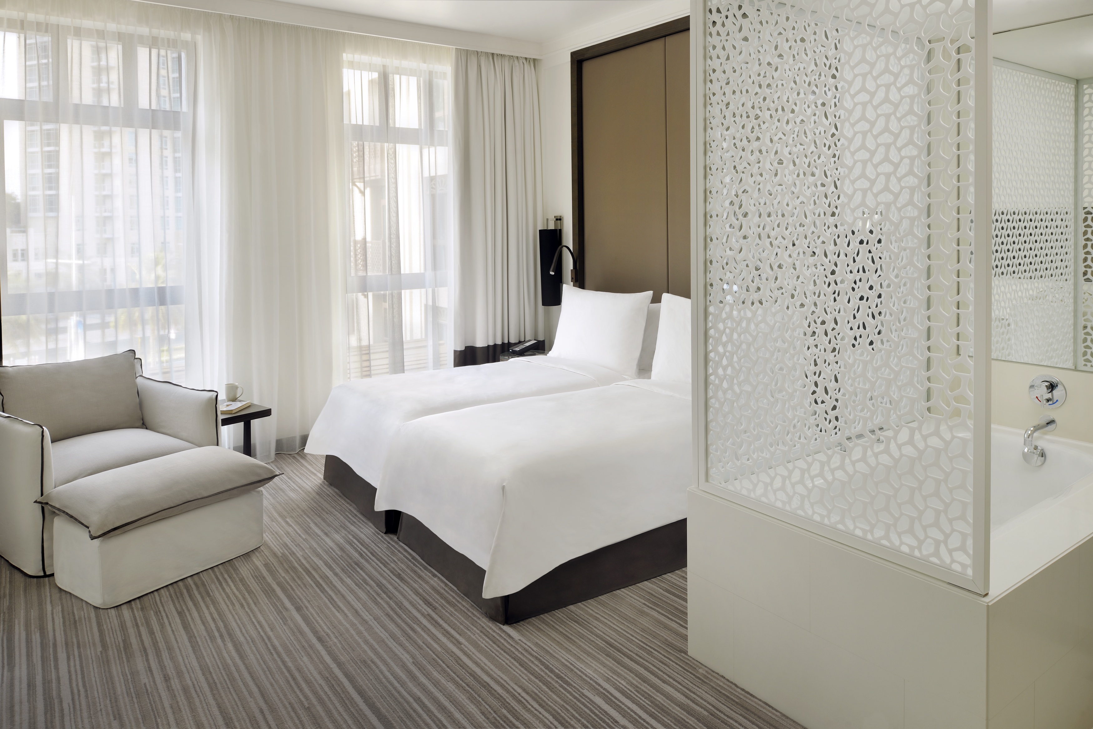 Deluxe Guest Room City View