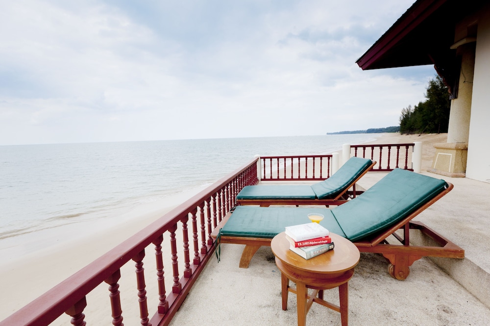 Miracle Island Resort 46/49
