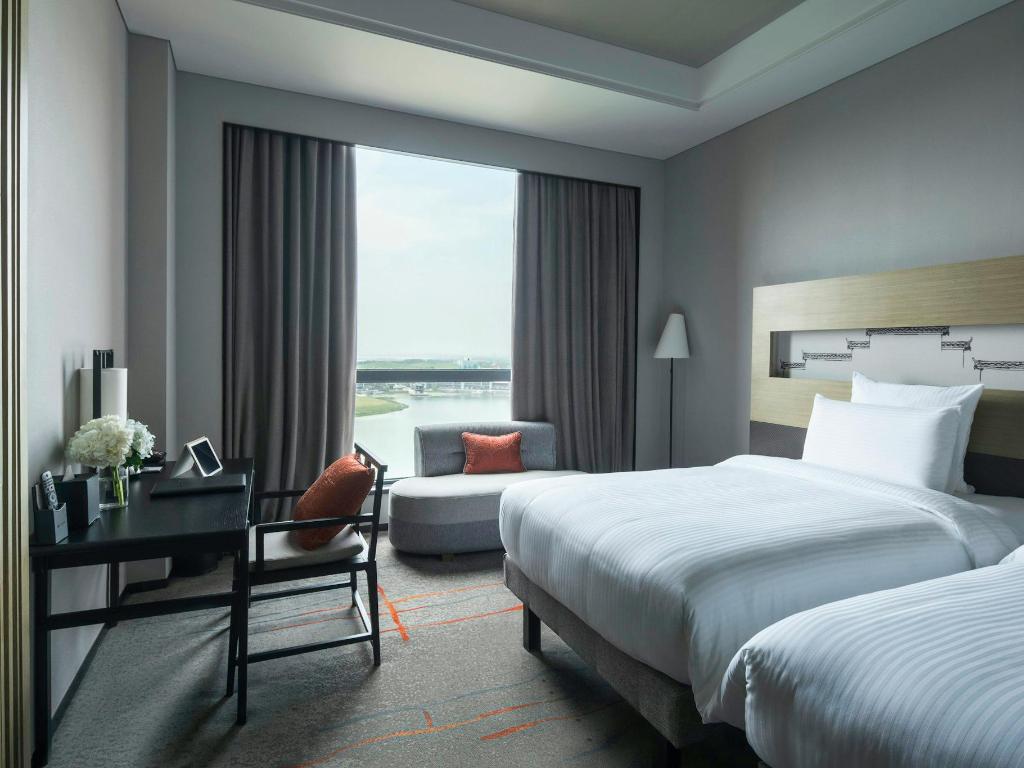 DELUXE TWIN ROOM