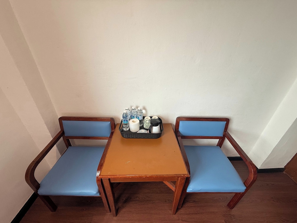 Anika Inn 33/44
