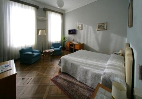 Room, Double or Twin Bed