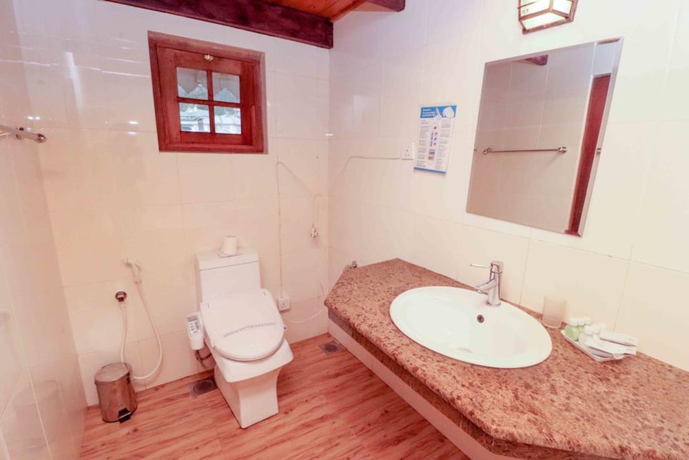 Alpine Hotel 25/27