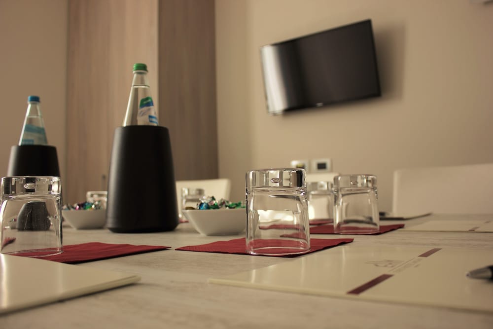 EXPO HOTEL MILAN 23/30