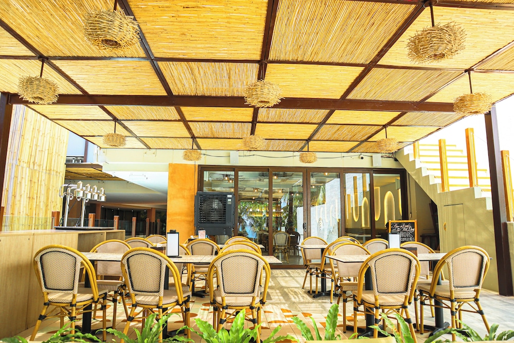 Mandarin Nest Boracay 63/75
