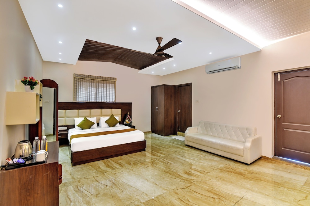Celebrity Resort 7/50