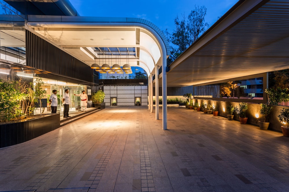 The Maya Hotel 46/50