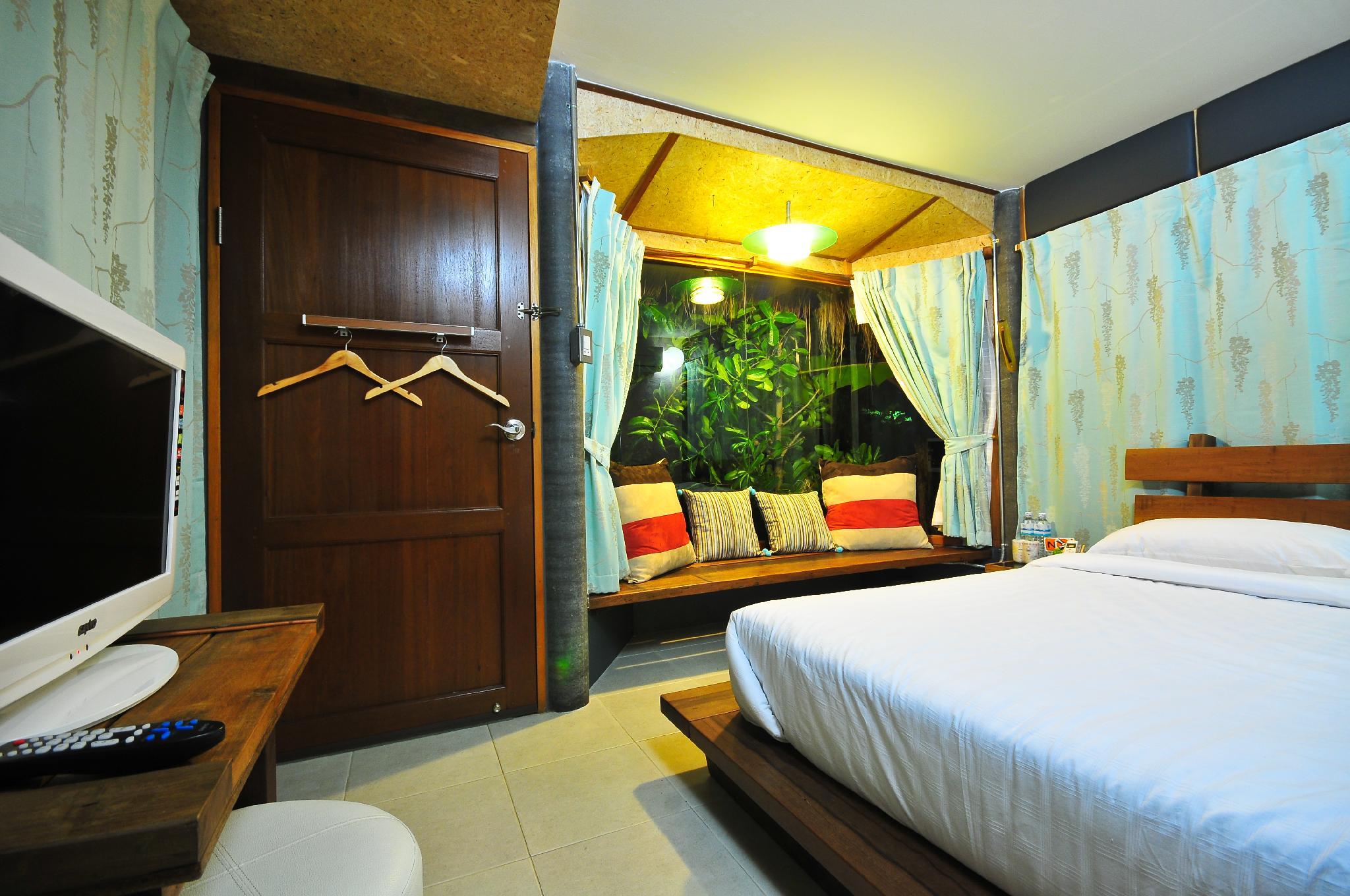 Deluxe, Bungalow, Queen Bed