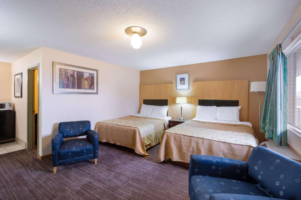 Upgrade, 3 Queen Beds