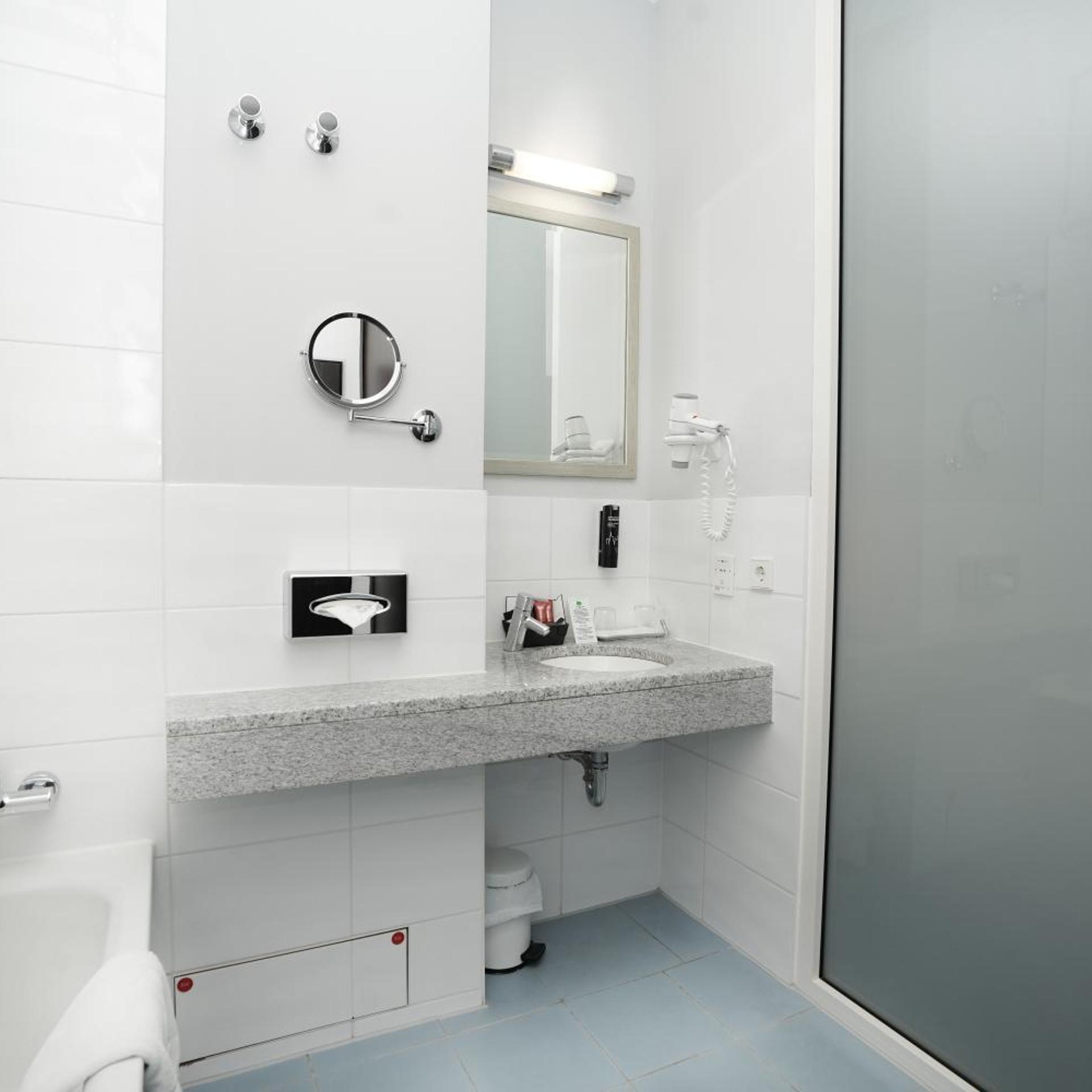 Room, Triple, Single Bed, City View, The Atrium Hotel 8/8