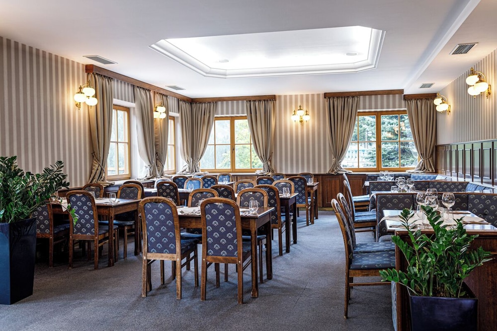 Hotel Zatisi 35/50